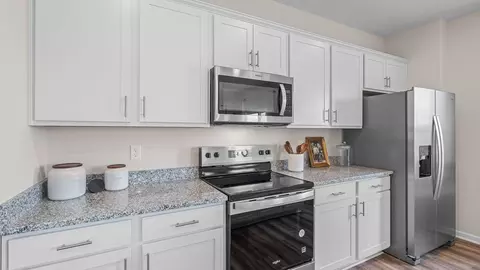 Kitchen - 1750 Franklin Pl, Springfield, OH 45503 photo 3 of 10