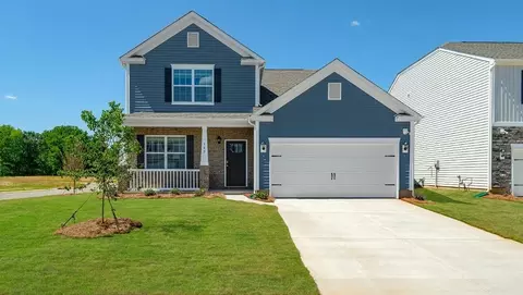 631 Country Oak Dr, Asheville, NC 28804