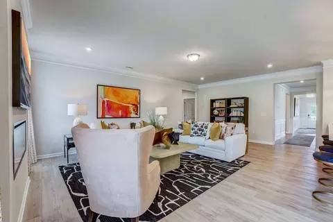 Living - Quinelle Drive, Perry, GA 31069 photo 3 of 16
