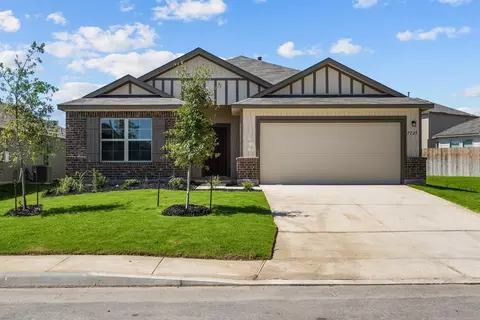 Exterior - 23712 Bubbas Cir, Elmendorf, TX 78112 photo 3 of 13