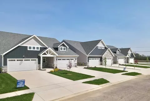 823 Brookwood Cir, Tipp City, OH 45371