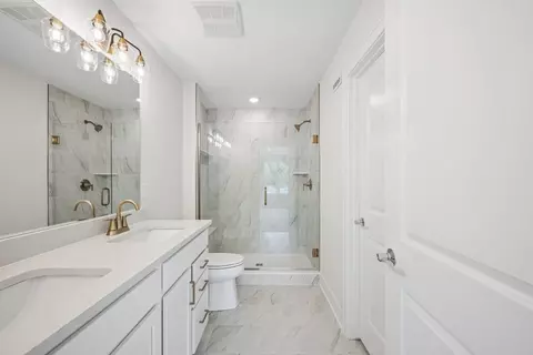 Bath - 1008 Pine Tree Ln, Troy, MI 48085 photo 1 of 4
