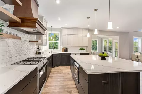 Kitchen - 9371 5 Mile NE, Ada, MI 49301 photo 4 of 5