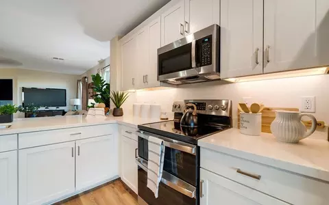Kitchen - 959 Cherrystone Loop, Buda, TX 78610 photo 6 of 19