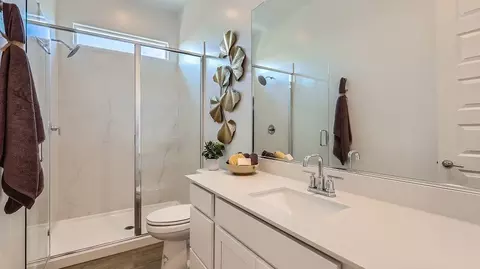 Bath - 9632 W Weldon Ave, Phoenix, AZ 85037 photo 3 of 5