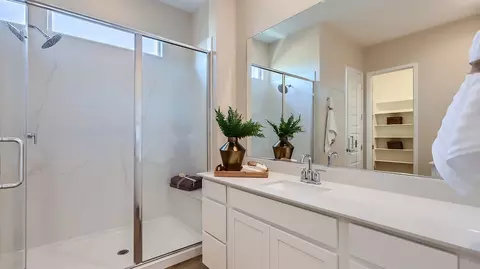 Bath - 9632 W Weldon Ave, Phoenix, AZ 85037 photo 2 of 5