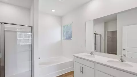 Bath - 3013 Ryelands Pl, Lancaster, SC 29720 photo 4 of 10