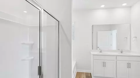 Bath - 3013 Ryelands Pl, Lancaster, SC 29720 photo 2 of 10