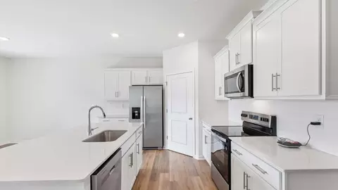 Kitchen - 3013 Ryelands Pl, Lancaster, SC 29720 photo 5 of 11