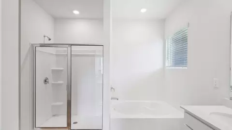 Bath - 3013 Ryelands Pl, Lancaster, SC 29720 photo 3 of 10