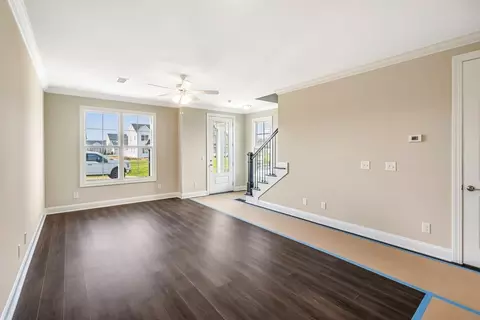 Living - 218 Buxton Rd, Dalton, GA 30721 photo 2 of 3