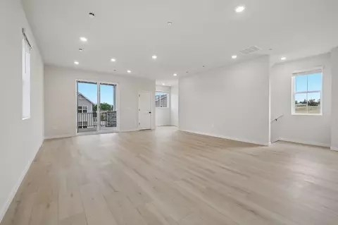 Living - 8678 King St, Westminster, CO 80031 photo 2 of 5