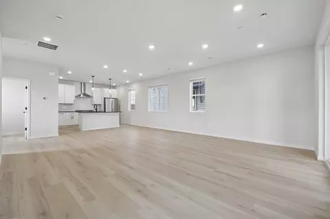 Living - 8678 King St, Westminster, CO 80031 photo 4 of 5