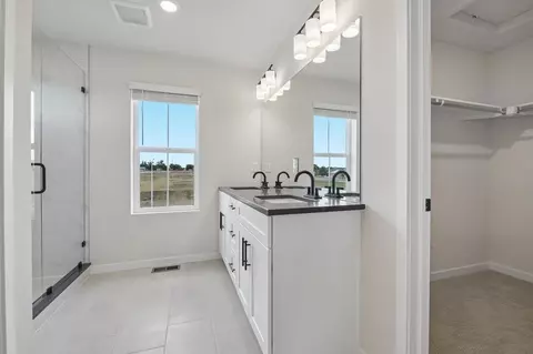 Bath - 8678 King St, Westminster, CO 80031 photo 3 of 4