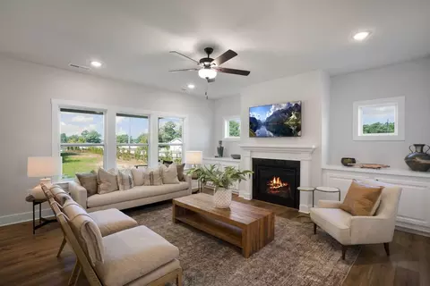 Living - 446-798 Massengill Pond Rd, Willow Spring, NC 27592 photo 1 of 3