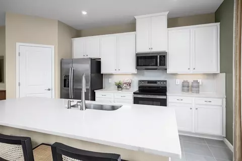 Kitchen - 2219 Nancy Lee Dr, Lutz, FL 33558 photo 2 of 3
