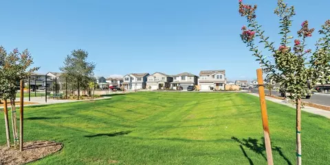 View/Area - 1445 W Payson Ave, Visalia, CA 93291 photo 3 of 7