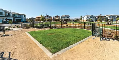 View/Area - 1445 W Payson Ave, Visalia, CA 93291 photo 4 of 7