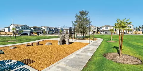 View/Area - 1445 W Payson Ave, Visalia, CA 93291 photo 2 of 7