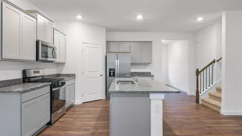 Kitchen - 7372 Bendire Loop, Hixson, TN 37343 photo 2 of 5