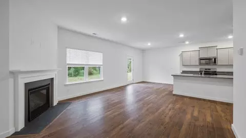Living - 7372 Bendire Loop, Hixson, TN 37343 photo 2 of 3