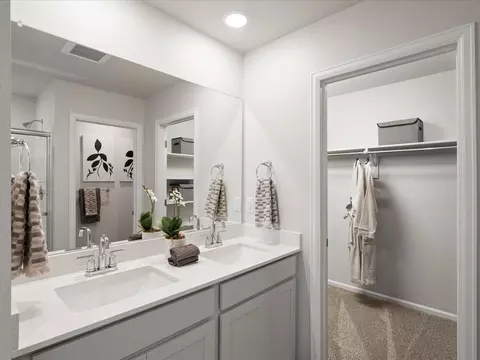 Bath - 642 97th Ave, Greeley, CO 80631 photo 4 of 5