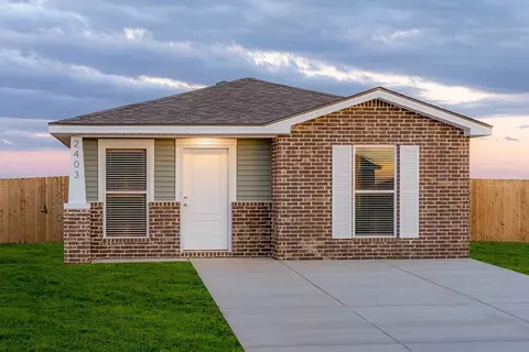 2013 Tractor Ave, Wolfforth, TX 79382