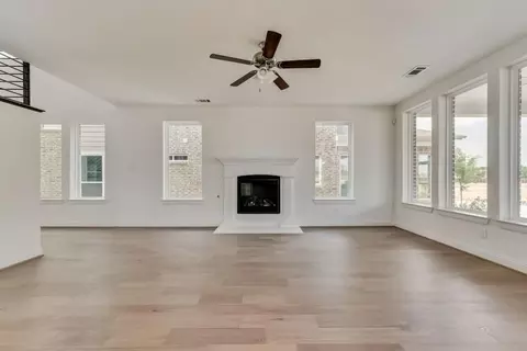 Living - 3533 Ithaca St, Corinth, TX 76208 photo 2 of 6