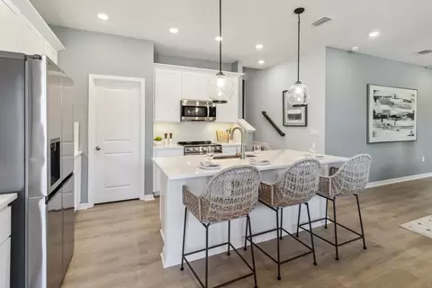 Kitchen - 5228 Luisa Ct, Saint Cloud, FL 34771 photo 7 of 9