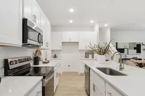 Kitchen - 5228 Luisa Ct, Saint Cloud, FL 34771 photo 3 of 9