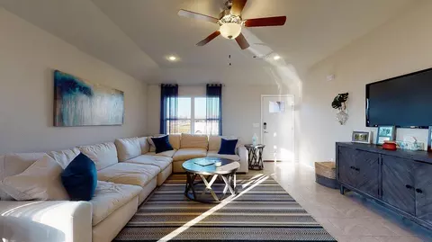 Living - 11 Deerfield Dr, Ward, AR 72176 photo 2 of 5