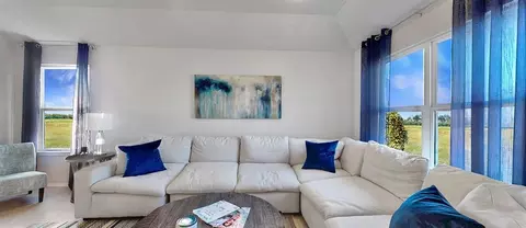 Living - 11 Deerfield Dr, Ward, AR 72176 photo 1 of 5