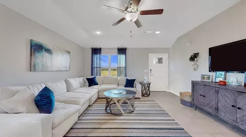 Living - 11 Deerfield Dr, Ward, AR 72176 photo 3 of 5