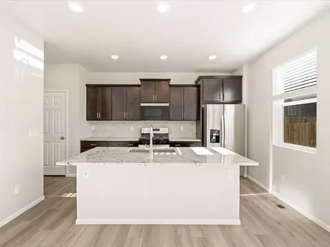 6691 Roundtail Way, Colorado Springs, CO 80925