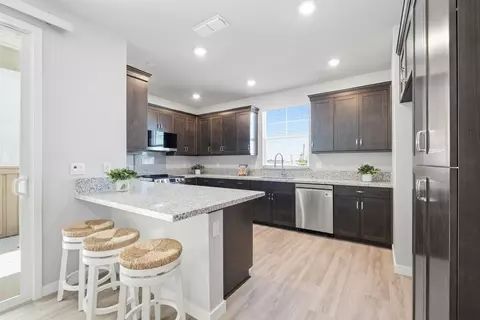 Kitchen - 1101 Goffey Cir, Galt, CA 95632 photo 5 of 7