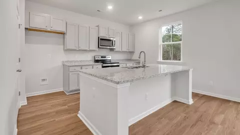 Kitchen - 2008 Willowleaf Dr, Leland, NC 28451 photo 1 of 10