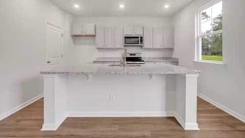Kitchen - 2008 Willowleaf Dr, Leland, NC 28451 photo 2 of 10