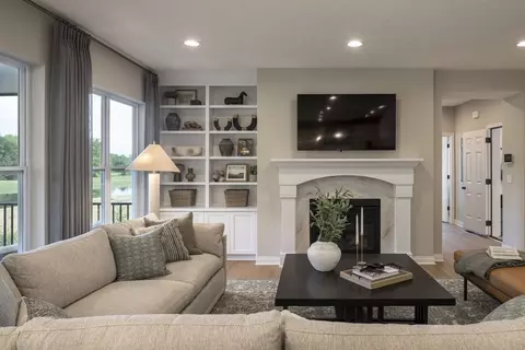 Living - 30 Morris St, Springboro, OH 45066 photo 5 of 6