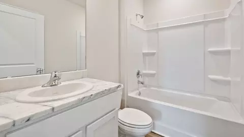 Bath - 17108 Legacy Preserve Dr, Parrish, FL 34219 photo 2 of 6
