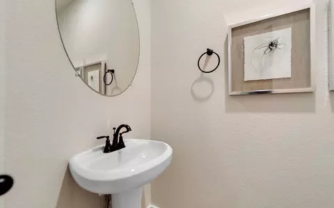 Bath - 14124 Biscayne Trl, Conroe, TX 77303 photo 7 of 7
