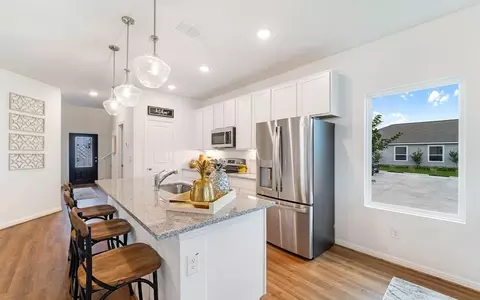 Kitchen - 14124 Biscayne Trl, Conroe, TX 77303 photo 4 of 7