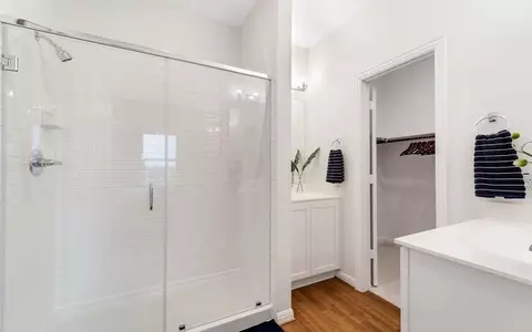 Bath - 14124 Biscayne Trl, Conroe, TX 77303 photo 2 of 7