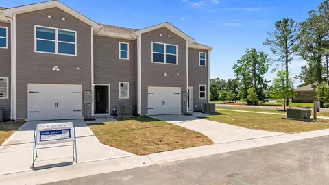 Exterior - 2001 Clock Rd, New Bern, NC 28562 photo 4 of 9