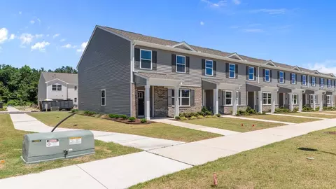 Exterior - 2001 Clock Rd, New Bern, NC 28562 photo 5 of 9