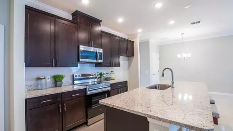 Kitchen - 2214 Elegant Mnr Cir, Edgewater, FL 32141 photo 4 of 7