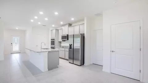 Entry Way - 2214 Elegant Mnr Cir, Edgewater, FL 32141 photo 2 of 2