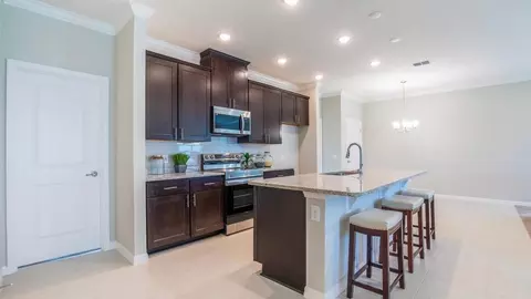 Kitchen - 2214 Elegant Mnr Cir, Edgewater, FL 32141 photo 2 of 7