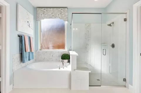 Bath - 1706 Baldwin Dr, Cedar Hill, TX 75104 photo 7 of 8