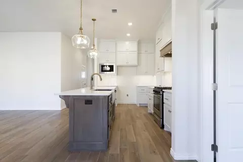 Kitchen - 17252 Billy Rd, Washington, OK 73093 photo 6 of 19