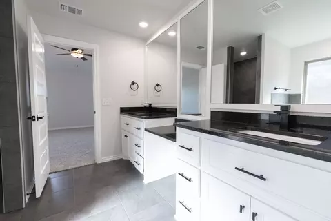 Bath - 17252 Billy Rd, Washington, OK 73093 photo 2 of 14